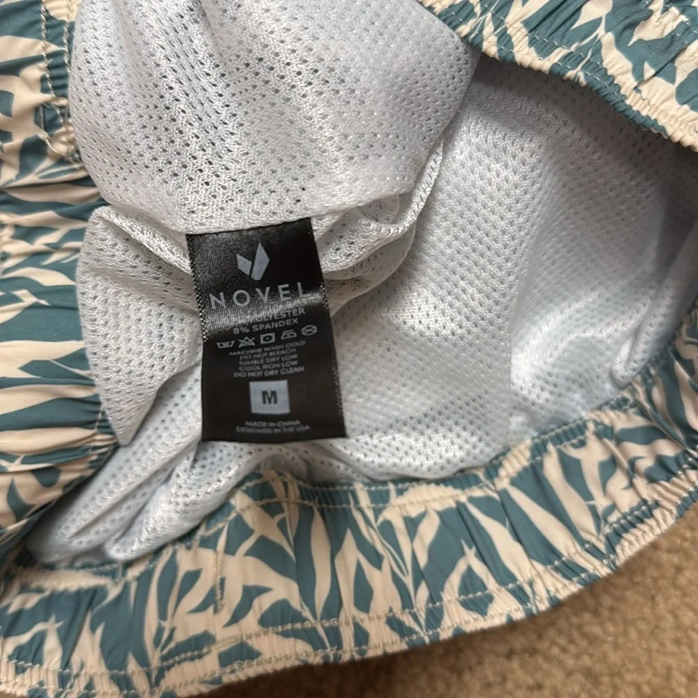 Novel women board shorts. Medium - Picture 3 of 5